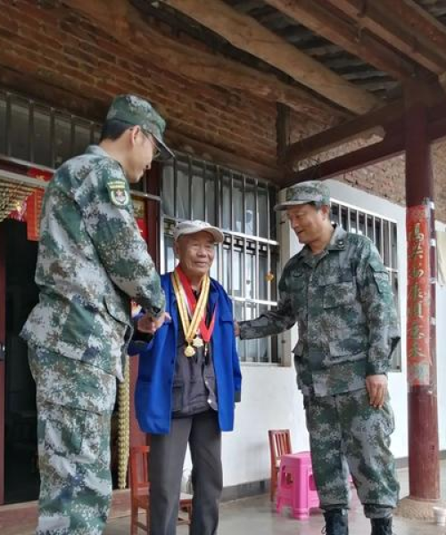 泸西新闻头条老兵——聚焦退伍军人安置与交通设施发展：泸西新闻头条老兵是谁