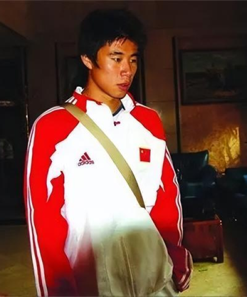 工作励志语录，热爱，铸就非凡成就：喜欢工作励志语录短句图片