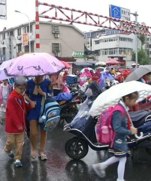 泰兴今日下雨视频最新报道：泰兴今日下雨视频最新情况