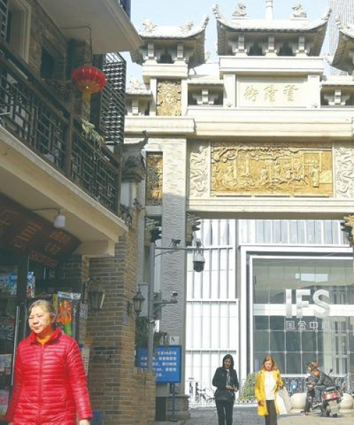 芙蓉教育新闻头条，成都兴龙交通设施厂助力校园交通安全建设：芙蓉教育新闻头条最新消息