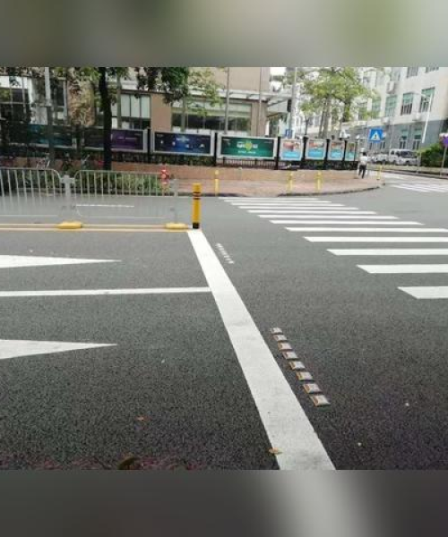 道路安全方案，保障行人安全——降低35%事故率的成功实践：人行道出现安全事故