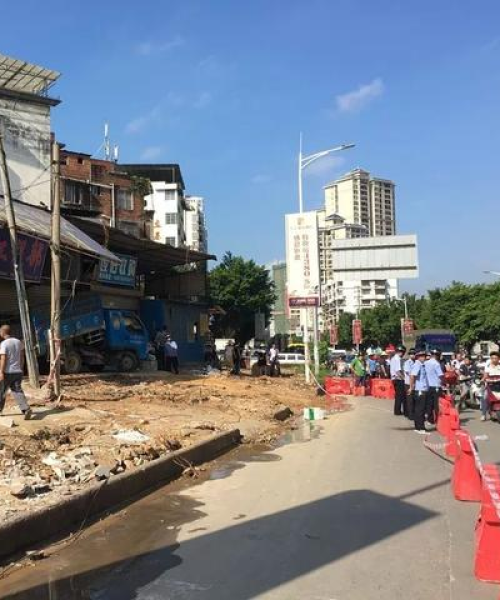 道路安全方案在保障行人安全方面的成功实践——以成都兴龙交通设施厂为例：道路安全方案在保障行人安全方面的成功实践